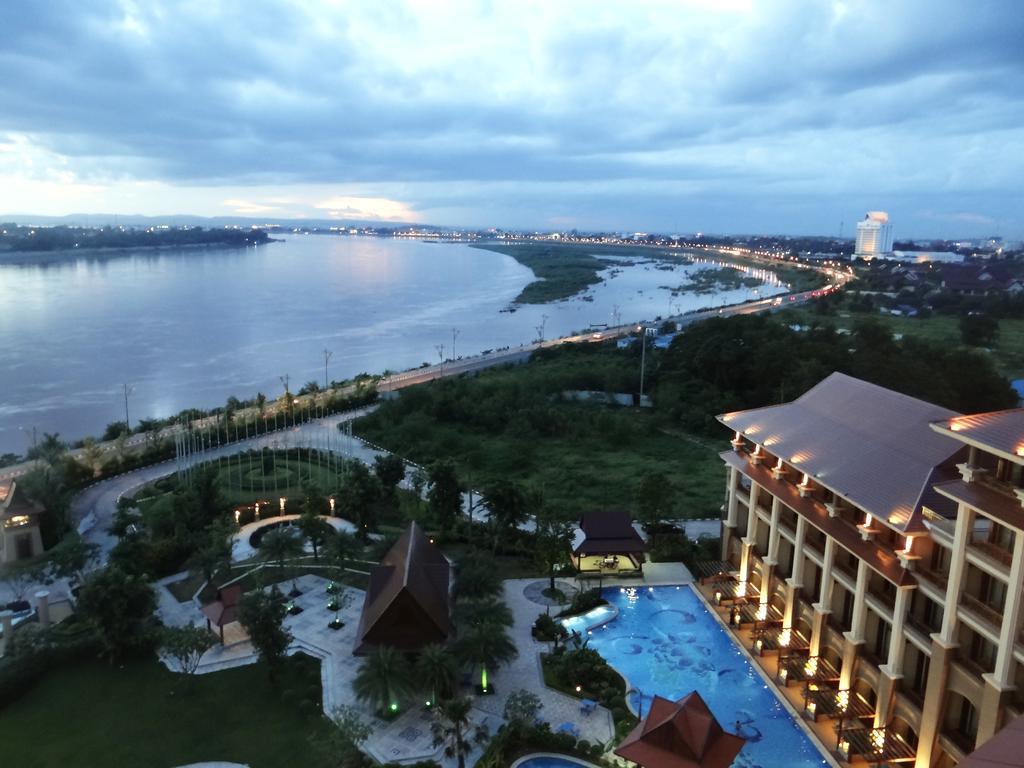 Landmark Mekong Riverside Hotel В'єнтьян Екстер'єр фото